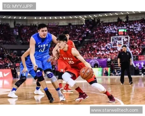 胡金秋的篮球之路:从青涩少年到CBA明星的奋斗历程与荣耀时刻